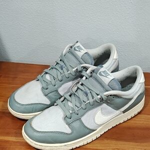 Nike Dunk Low 'Mica Green'